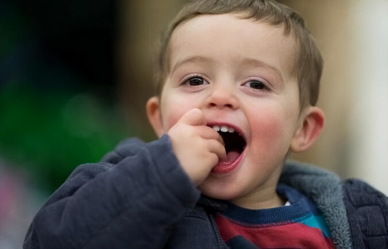 What happens to children who "bite their nails" when they grow up