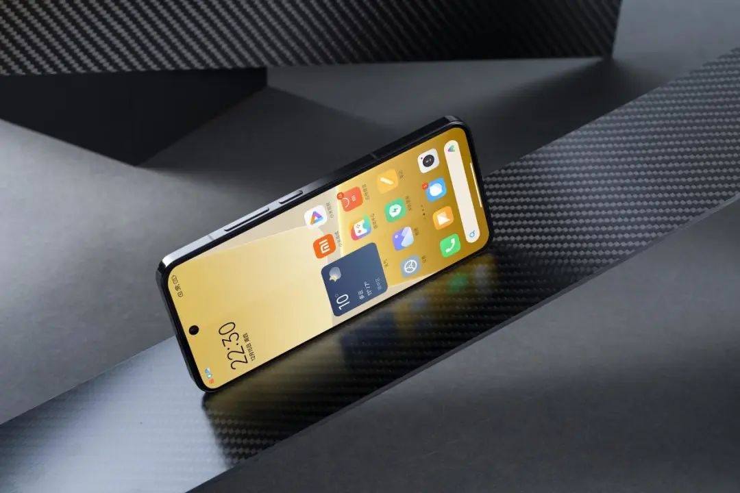 Small screen Mobile Phones Are Endangered Species In Fact Because small-screen-mobile-phones-are-endangered-species-in-fact-because