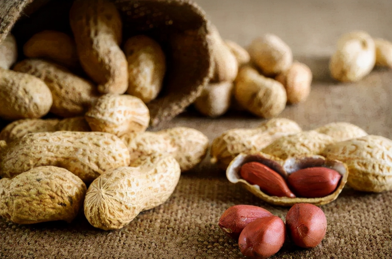 Can eating raw peanuts nourish the stomach?4 types of people should be