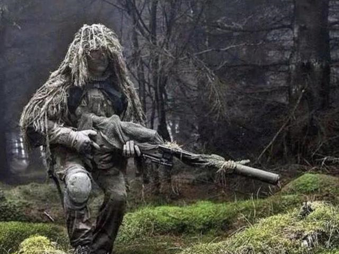Why should a sniper's sniper rifle be wrapped in cloth?The reason is