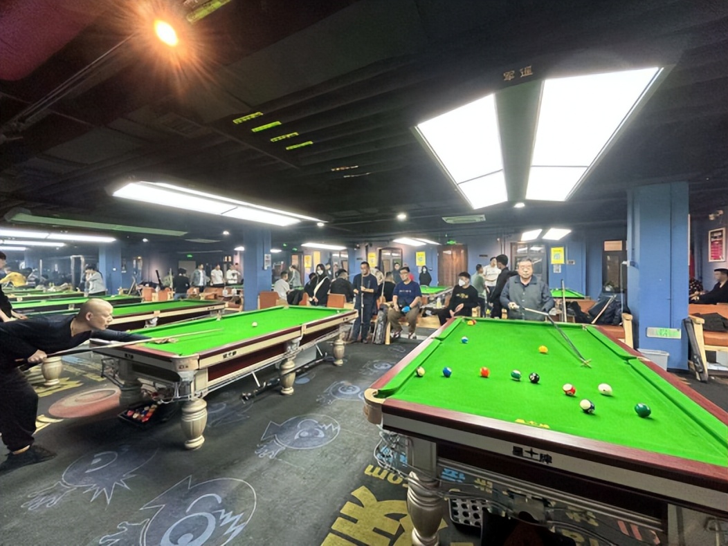 How much does it cost to invest in a selfservice billiard hall iNEWS