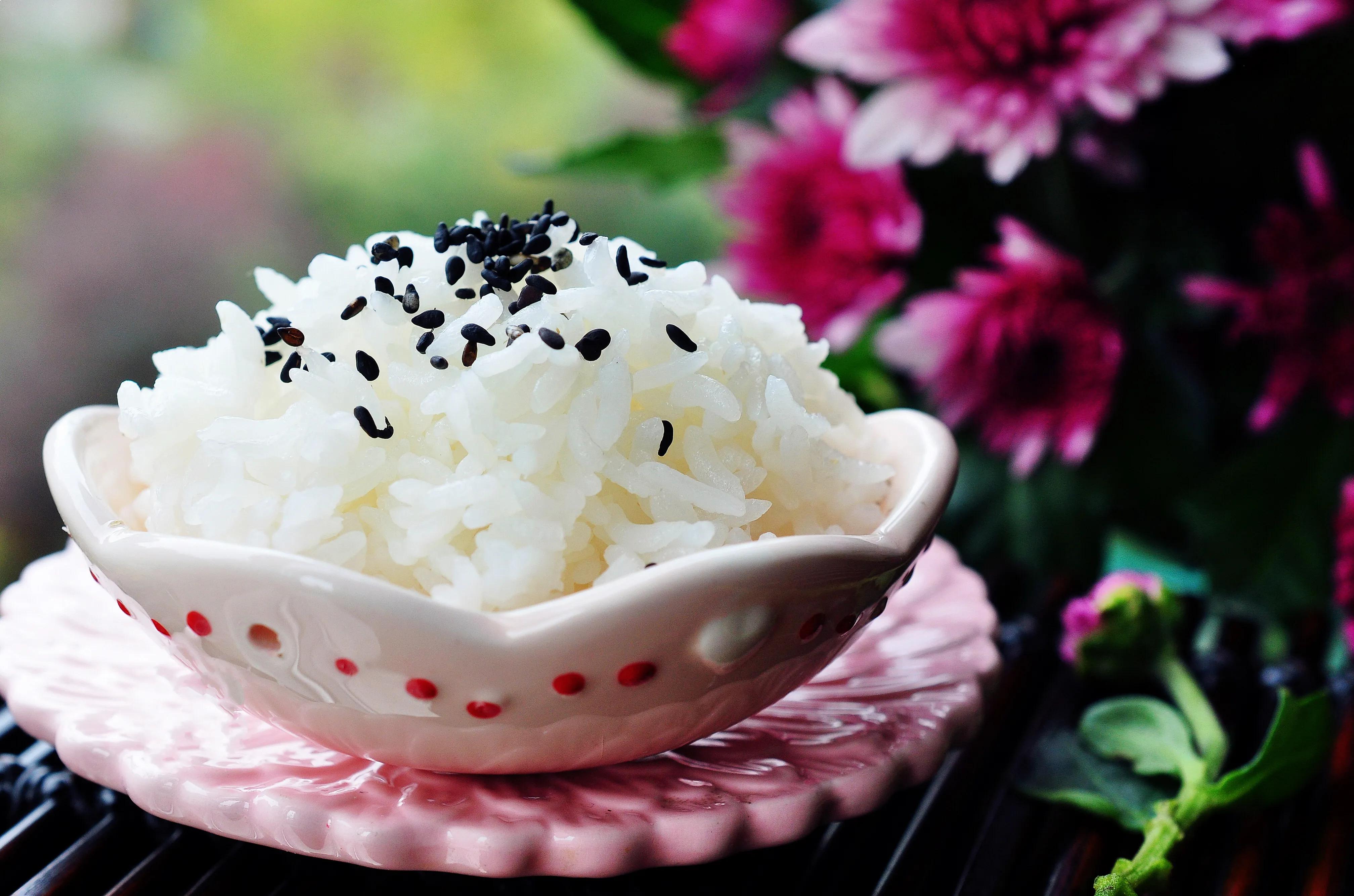 How to remedy the rice sandwiched or too wet?How to add water to brown ...