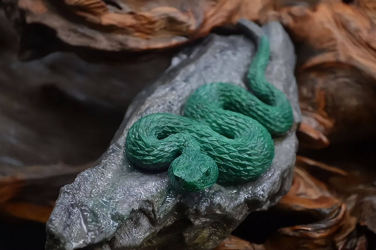 Why are animals afraid of geese?Where there are geese, no snakes?The