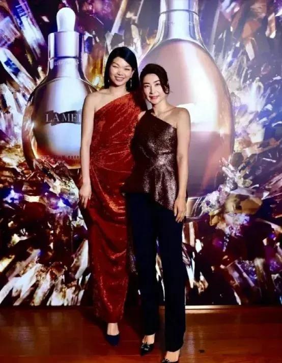 It is rare for Guo Jingjing and Lu Yan to be in the same frame. She did ...