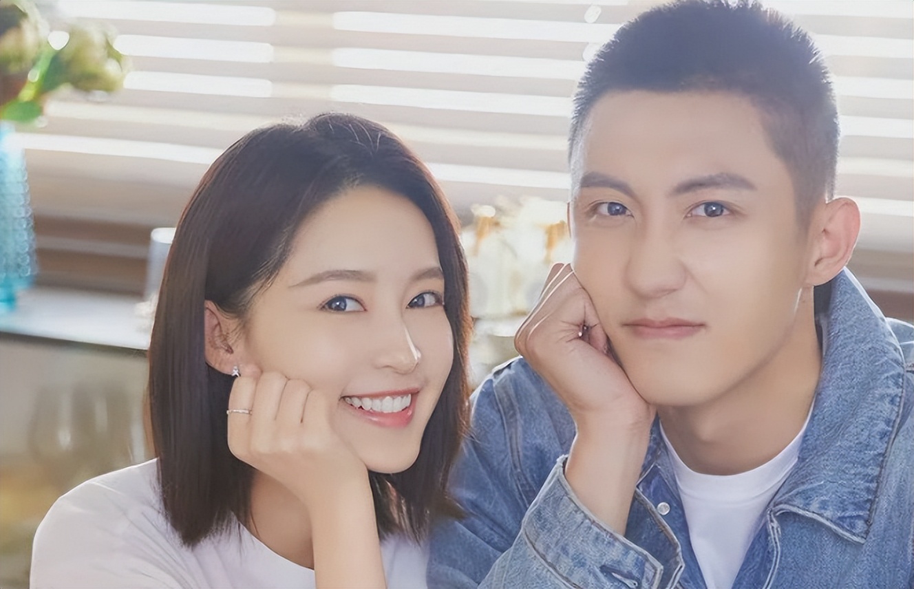 Huang Jingyu forgot that Li Qin weighed 85 pounds and picked him up ...