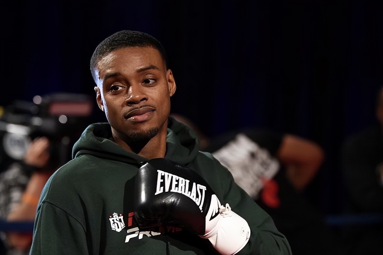 Former world champion Porter's father Spence will beat Crawford iNEWS