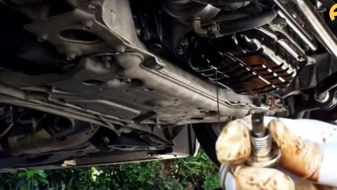 Is it useful to put a on the oil filter to attract iron filings?Does it really protect