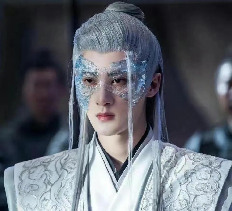 how-important-is-an-actress-looks-yang-zi-and-huang-cancan-in-long