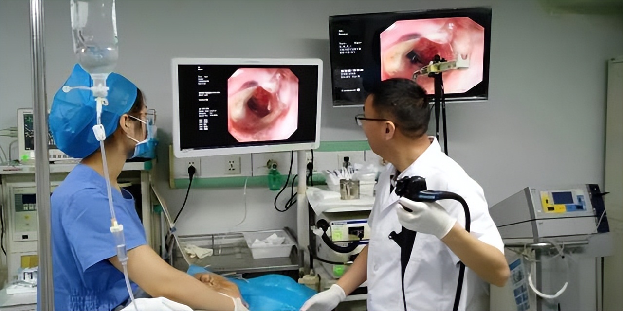 What is the difference between "painless gastroscopy" and "ordinary