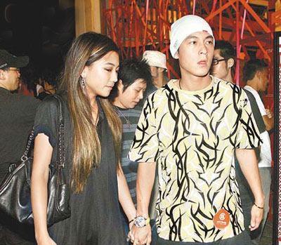 21-year-old nude photos circulated, Edison Chen cut her wrists to force