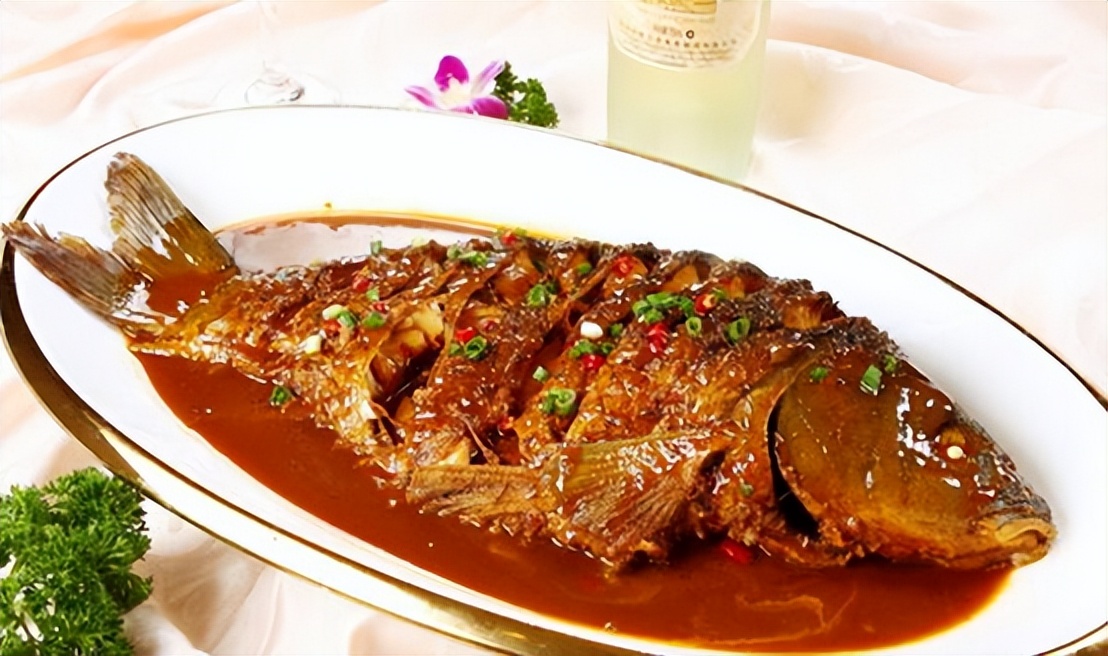 Braised fish teaches you how to make it fresh and delicious, delicious ...