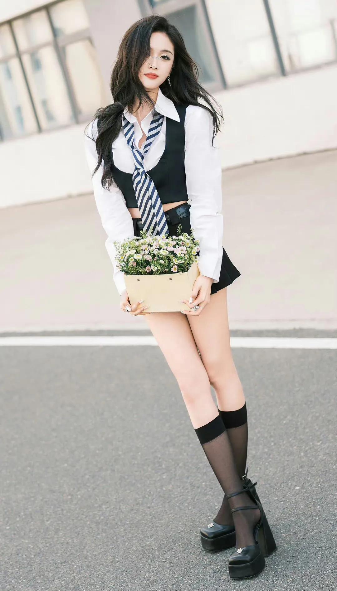 wu-xuanyi-s-famous-saying-about-flowers-is-what-i-love-inews