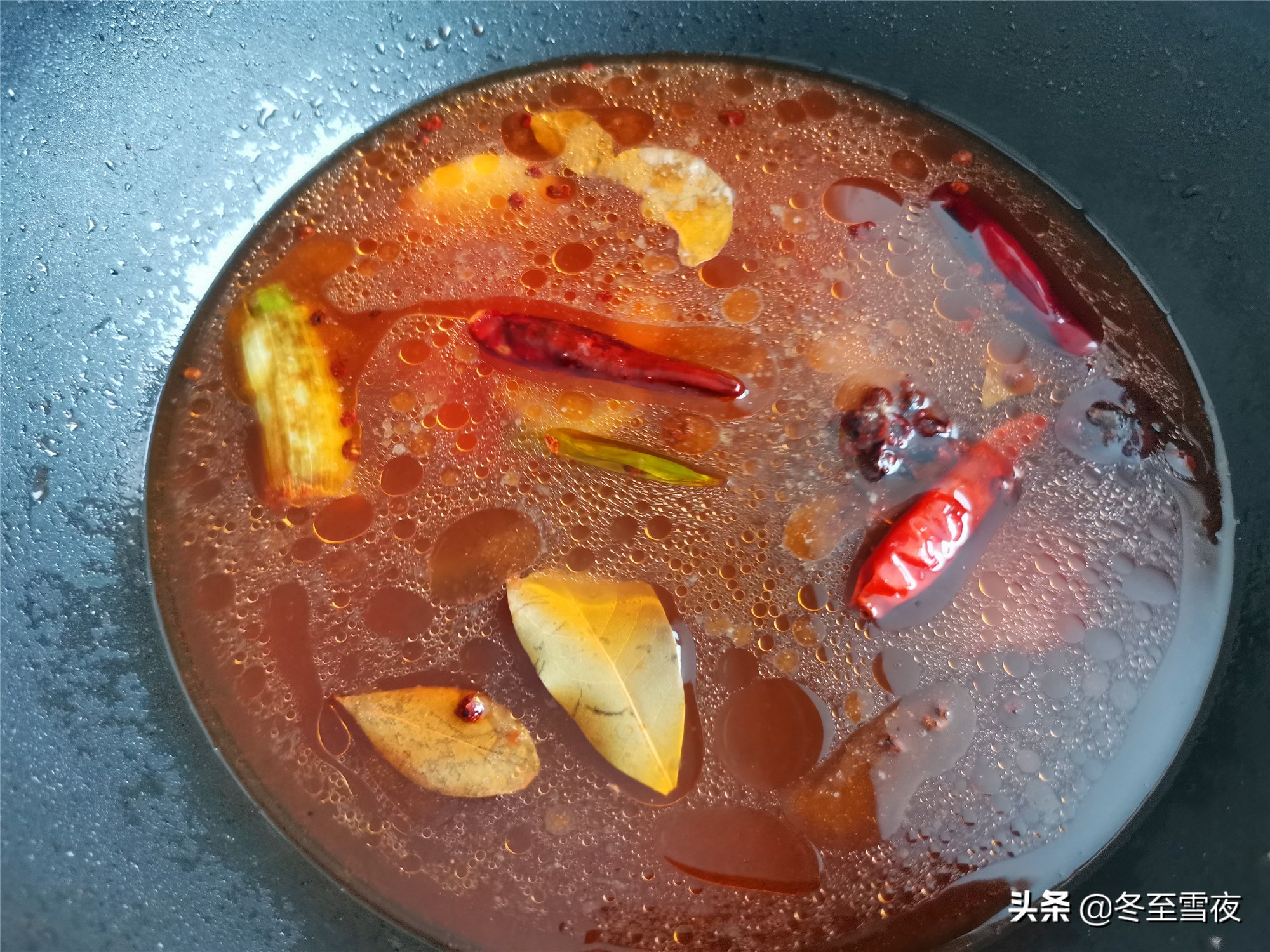 It turns out that the canned hairtail sold in supermarkets is so simple, teach you to do it at