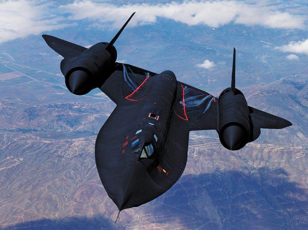 SR71 Blackbird reconnaissance aircraft, faster than missiles, flying ...