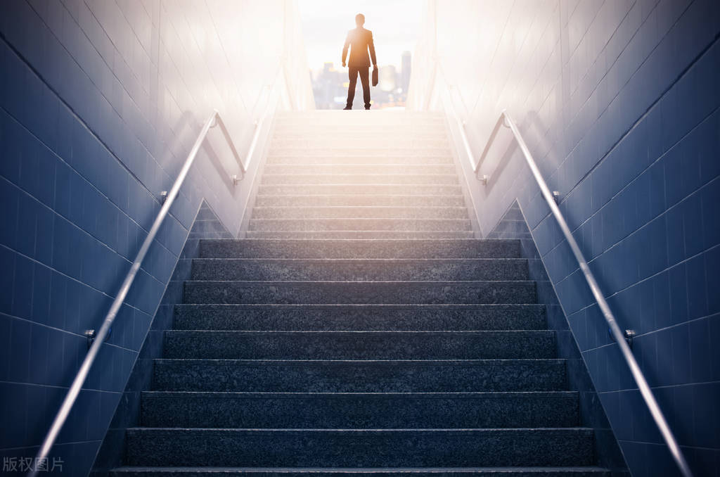 Stair Climbing Workout: Health Benefits, How to Start and How to Get ...