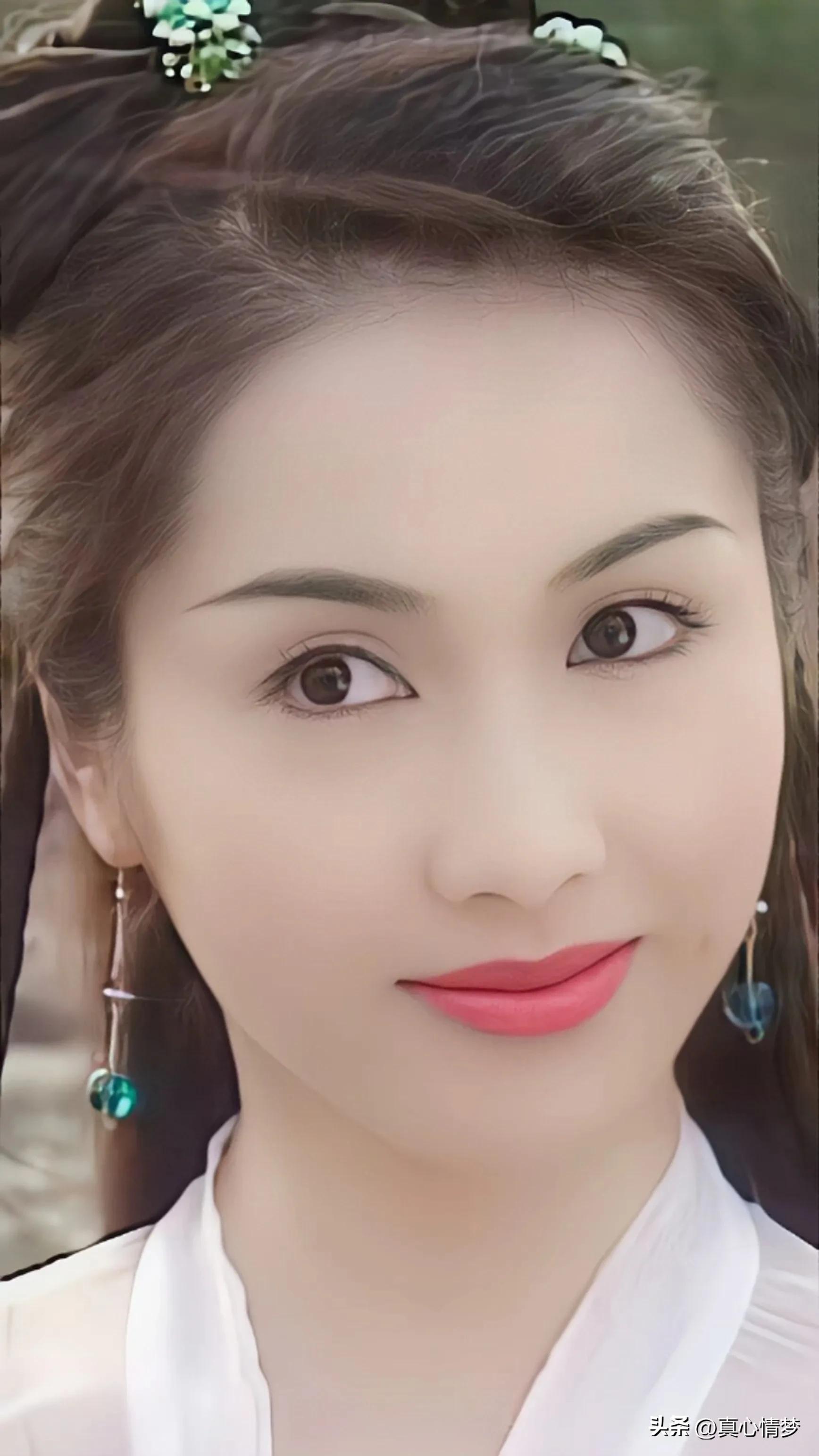 Treasure Nostalgic Star WallpaperGigi Lai with Elegant Temperament iNEWS