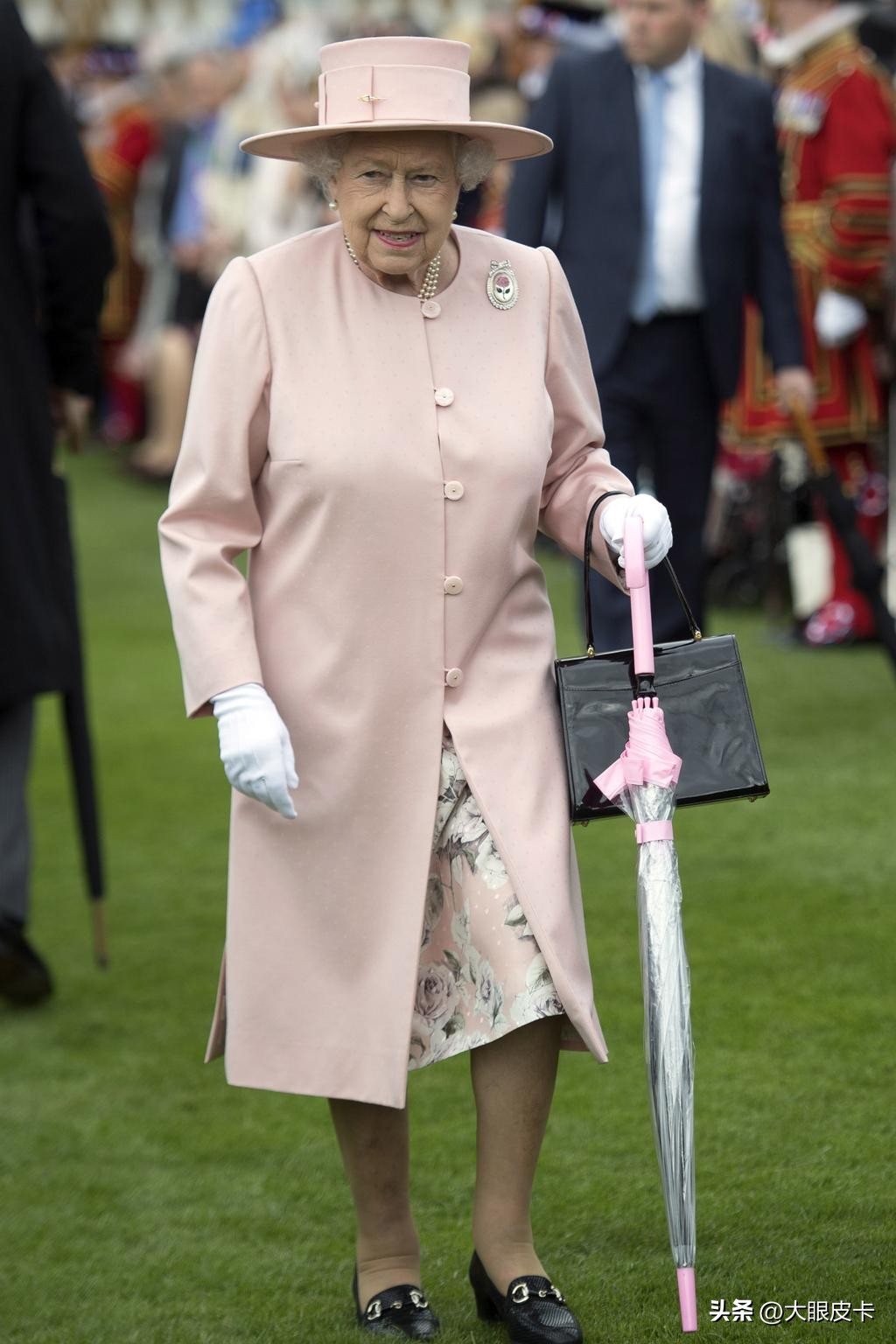 5 cold facts about Queen Elizabeth II shoes iNEWS