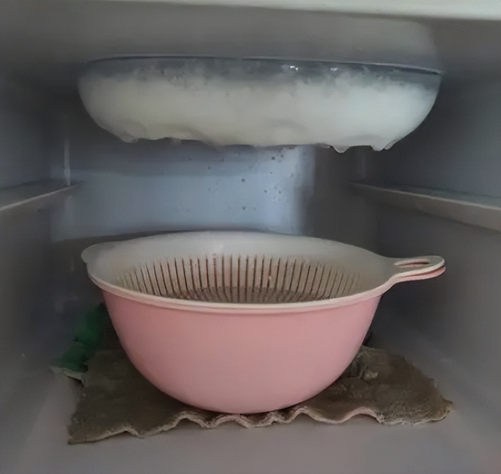 The refrigerator exploded, one died and the other was injured. Why do