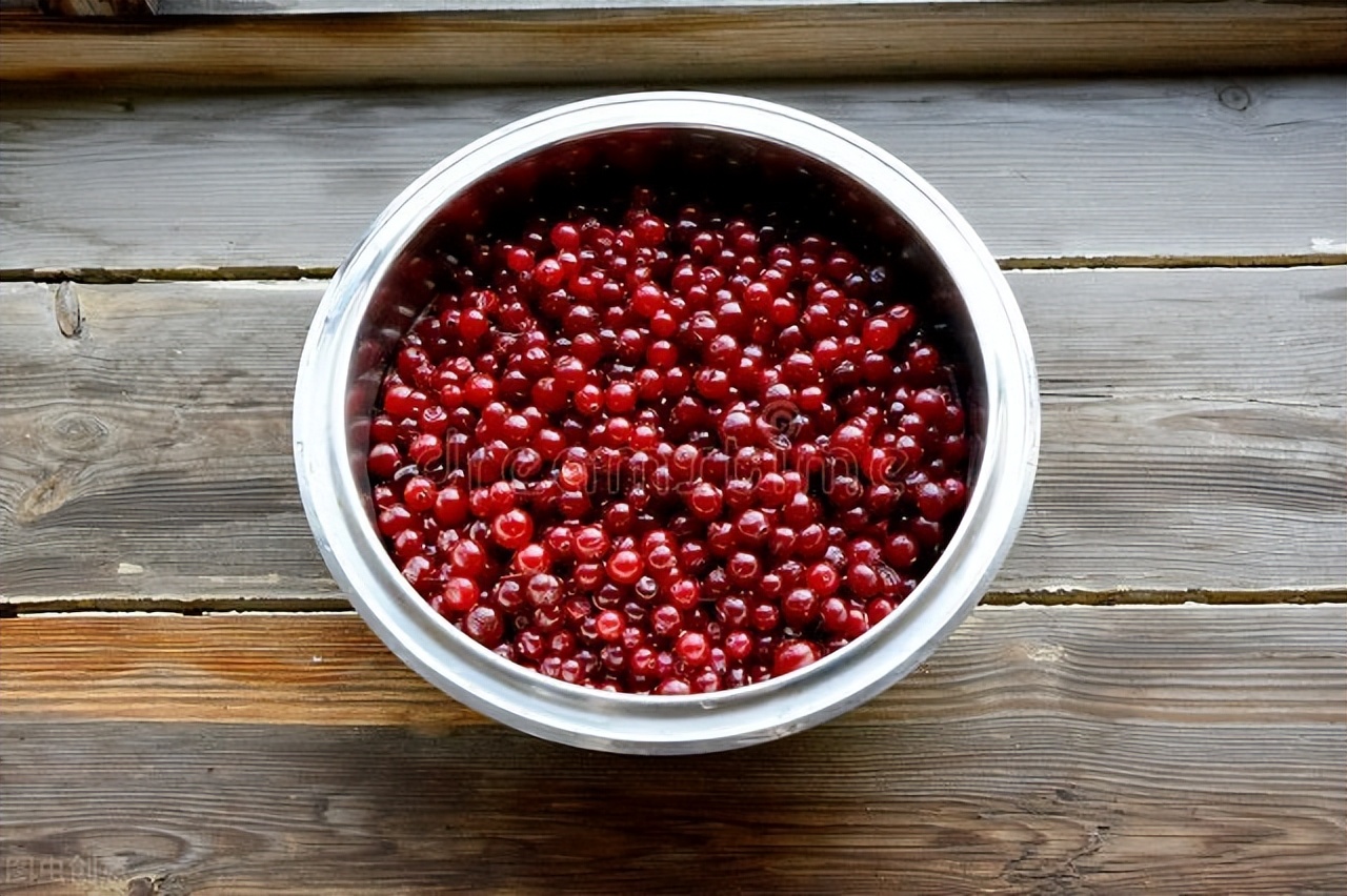 How many calories are in cranberries, can you eat them casually? iNEWS