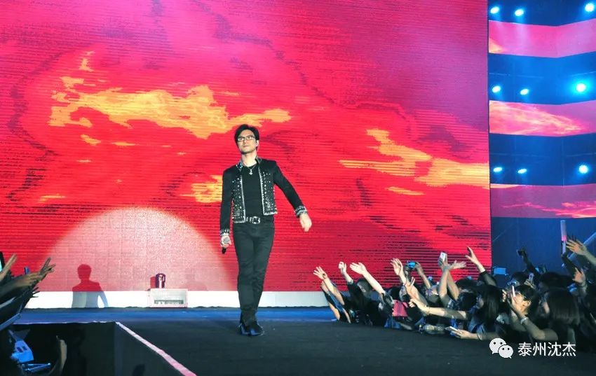 Wang Feng came to Taizhou to sing passionately 9 years ago. Did he