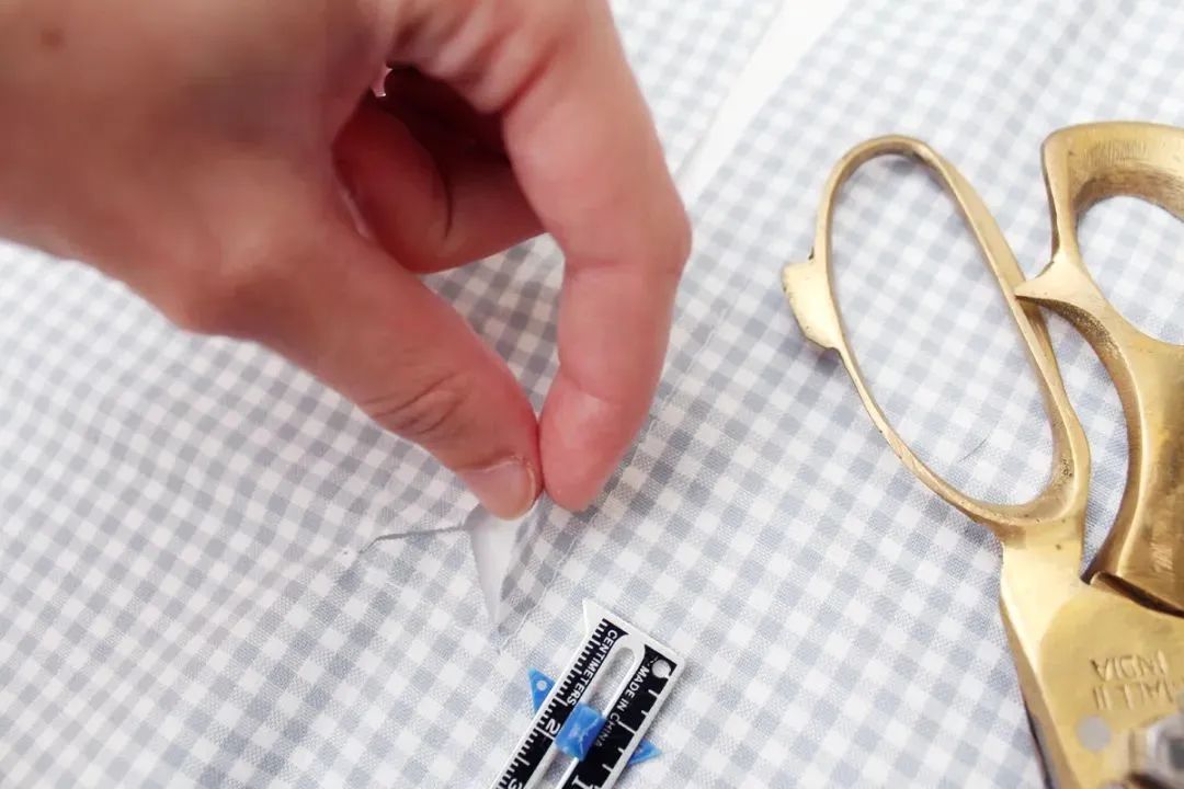 The production method of sewing partial button placket - iNEWS