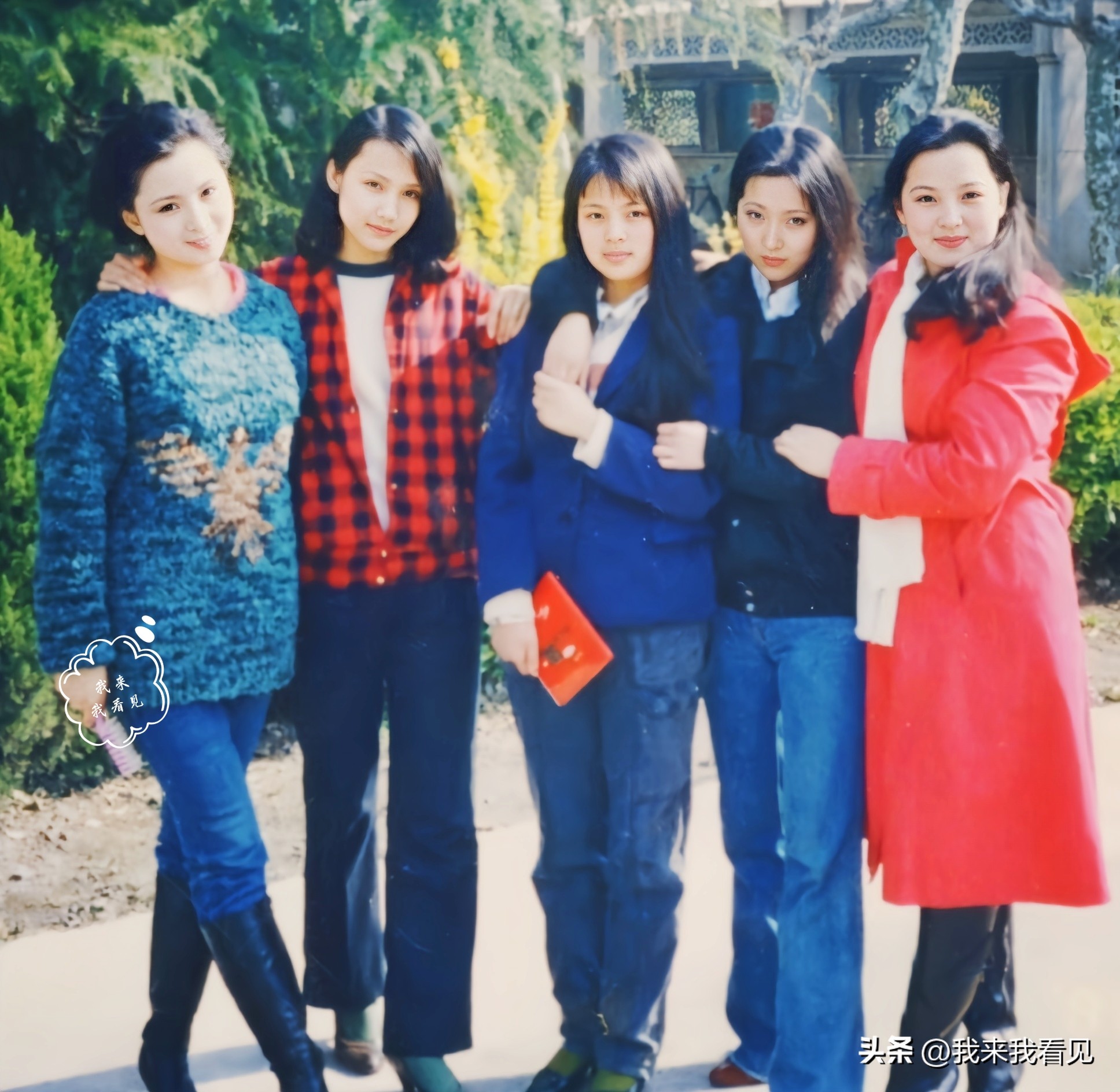 The 87 and 89 versions of Dream of Red Mansions are works of the same