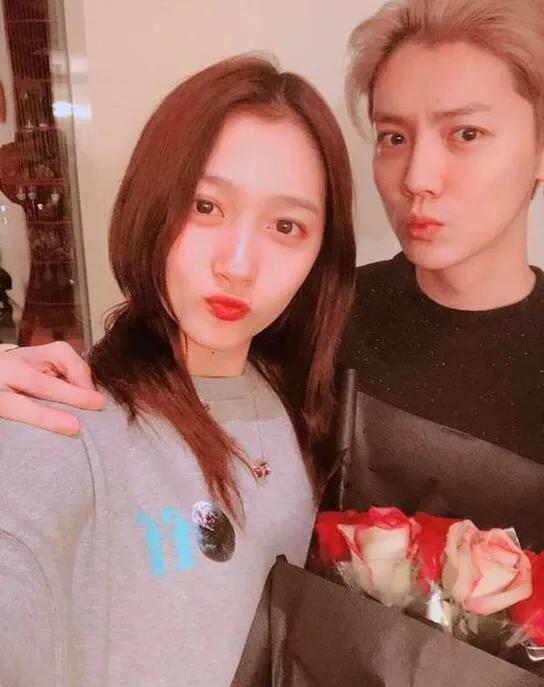 Luhan and Guan Xiaotong's wedding photos are really sweet iNEWS