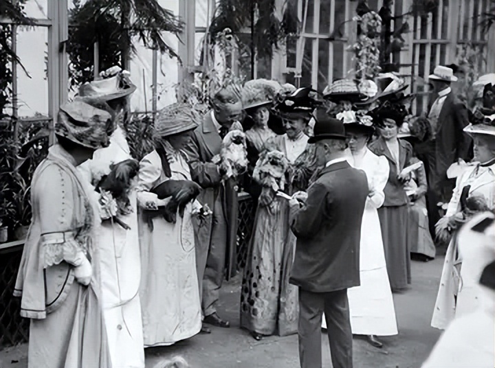 Regency Butler The Importance and Significance of the Butler in the Middle Ages in ...