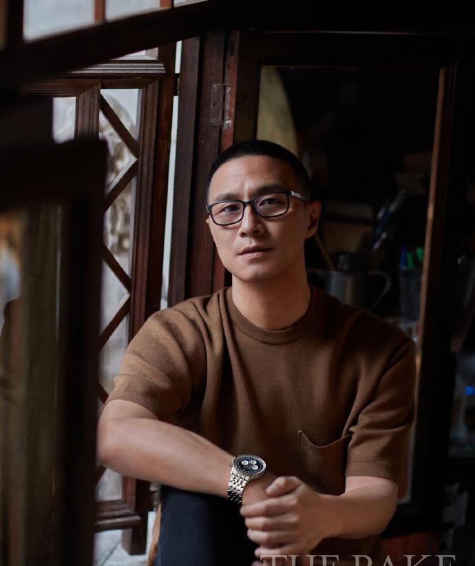 Failed marriage, declining career, 52-year-old Wang Feng wins? - iMedia