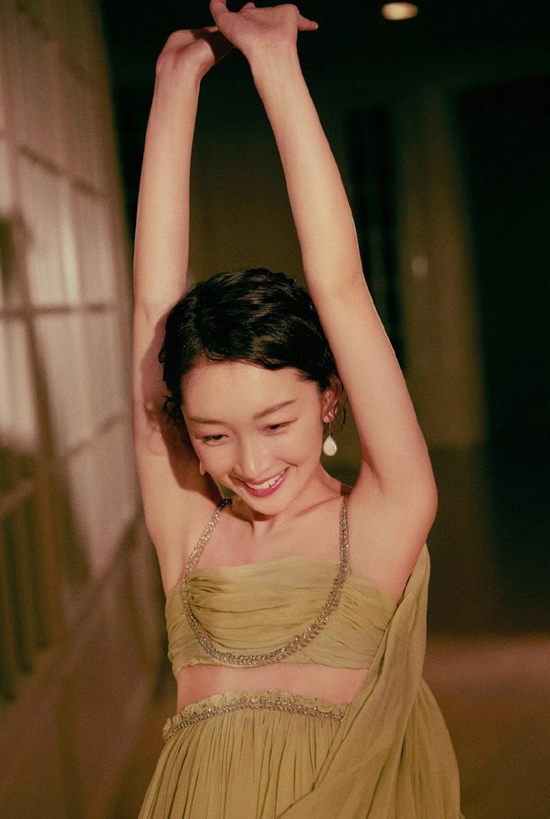 China's Zhou Dongyu on Redefining Sexy for Victoria's Secret – WWD