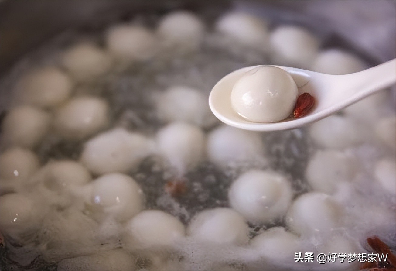 To cook glutinous rice balls, it is a big mistake to boil the water