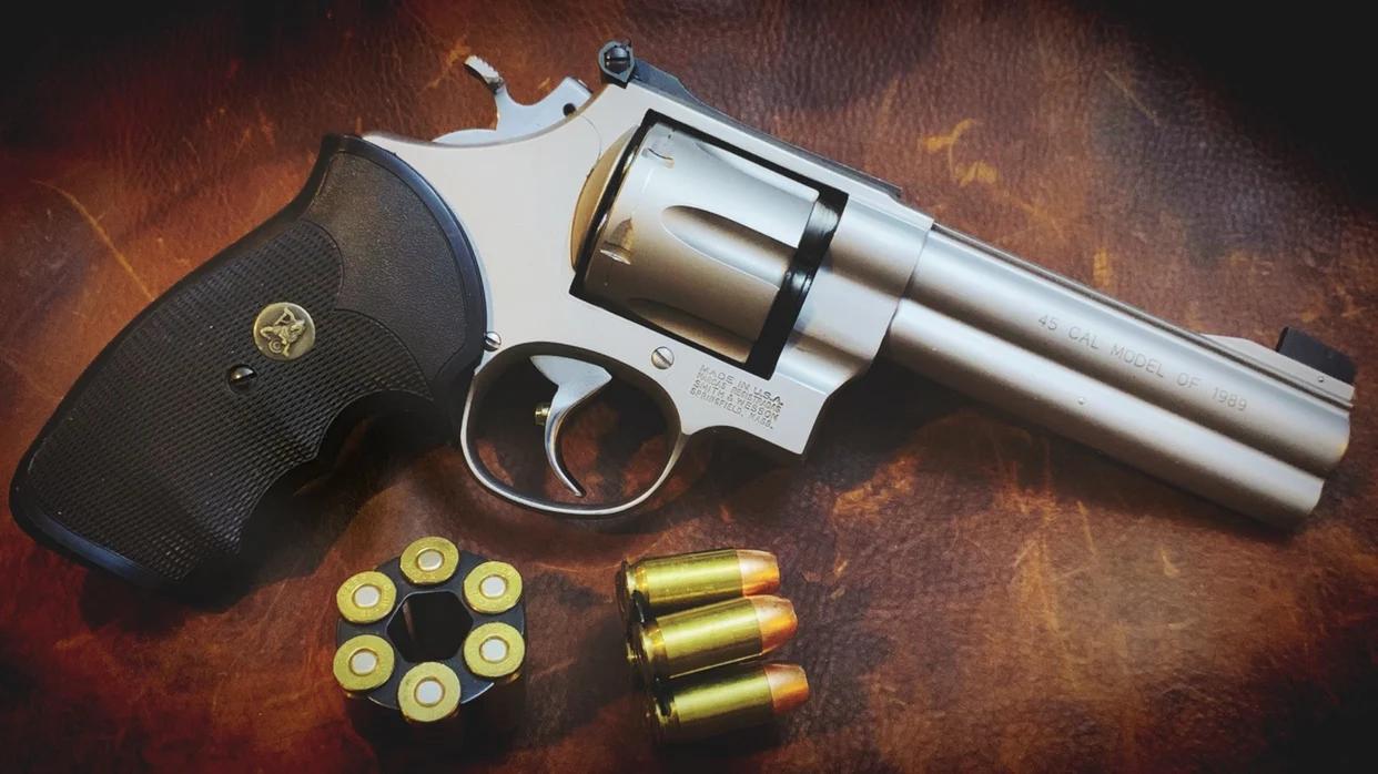 Smith & Wesson M625 revolver - iNEWS