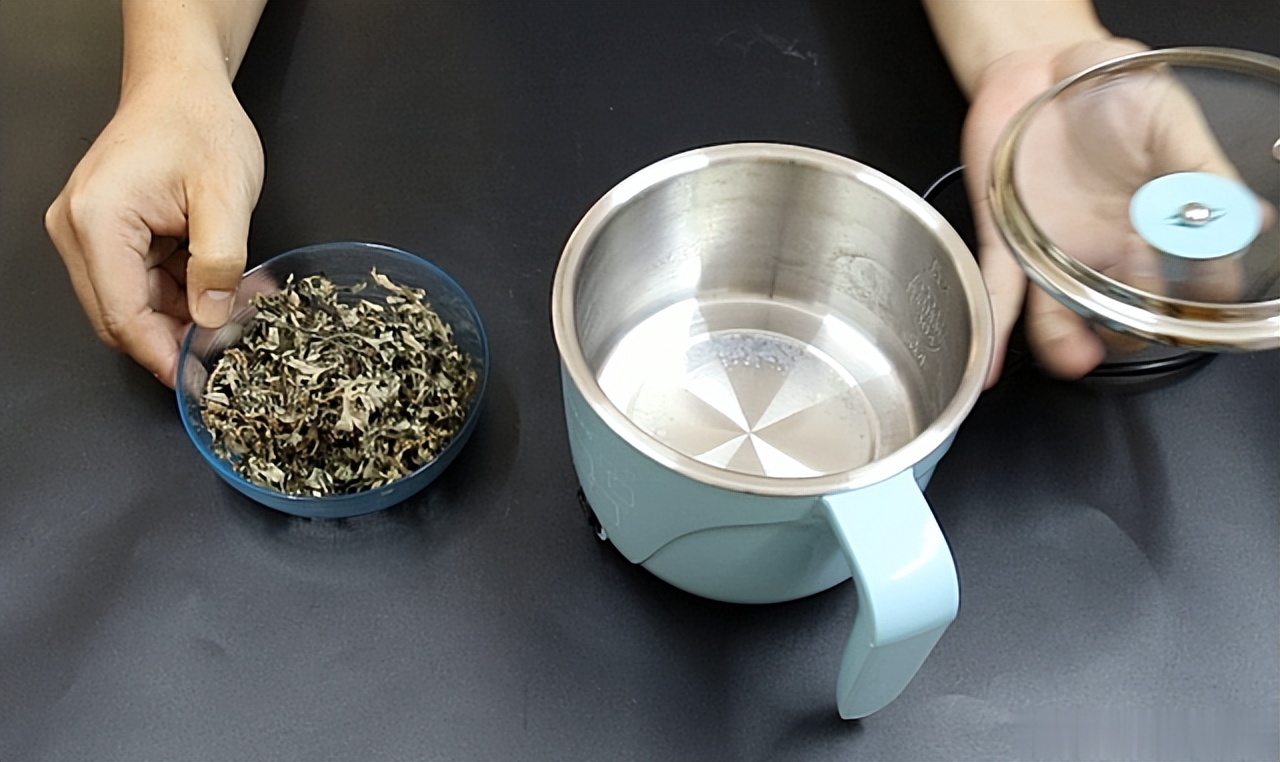 What will happen if I often wash my hair with mugwort leaves boiled