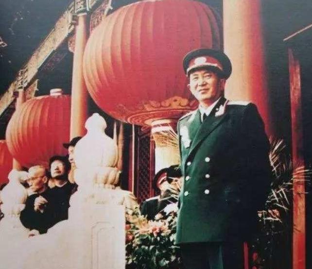 General Huang Kecheng was framed, Zhong Wei defended him out of justice ...
