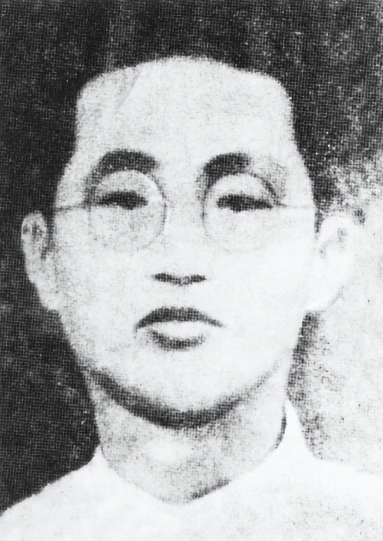 He is the founder of Anqing Red Army, how to survive in desperate