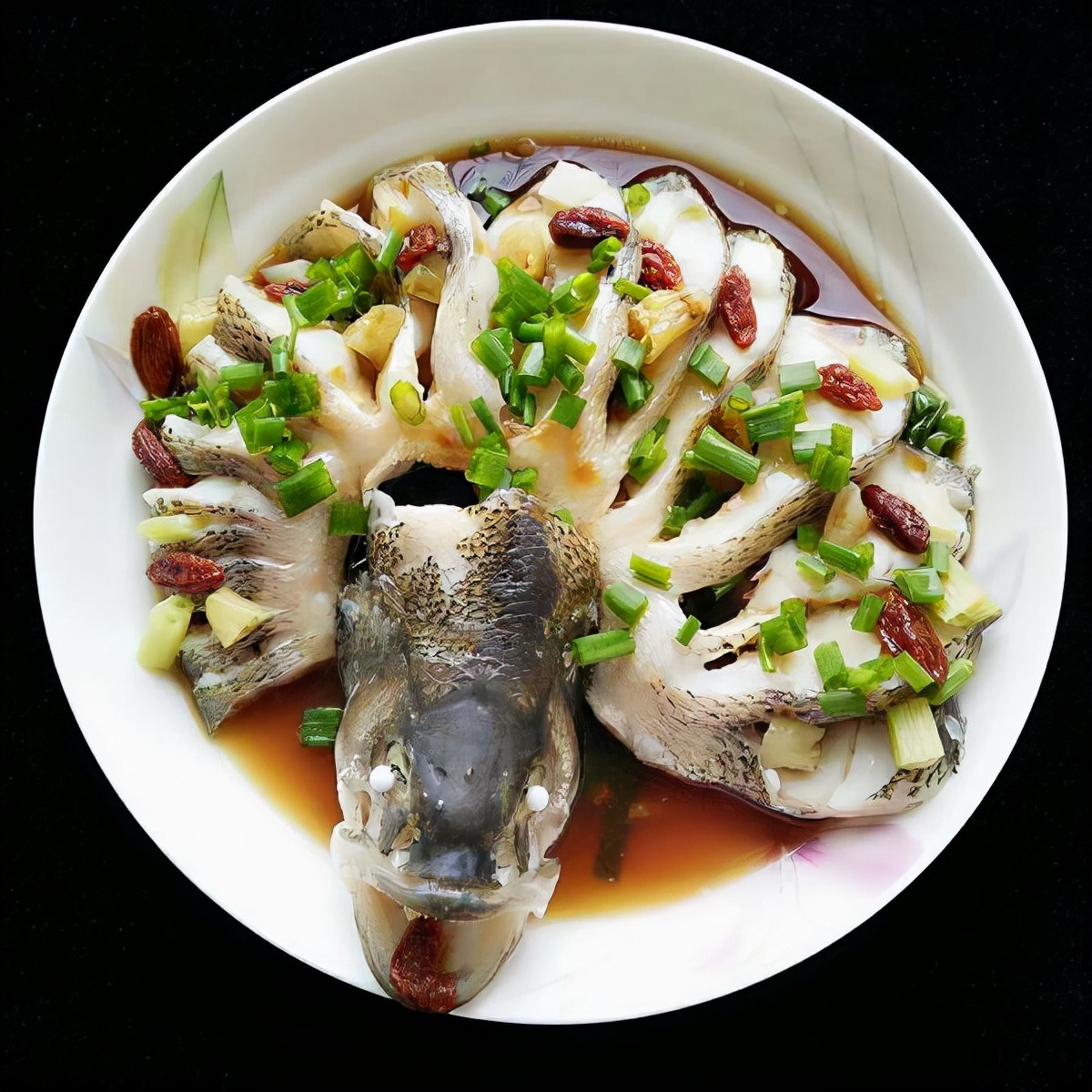 The delicious method of steamed sea bass, how to make steamed sea bass? iNEWS
