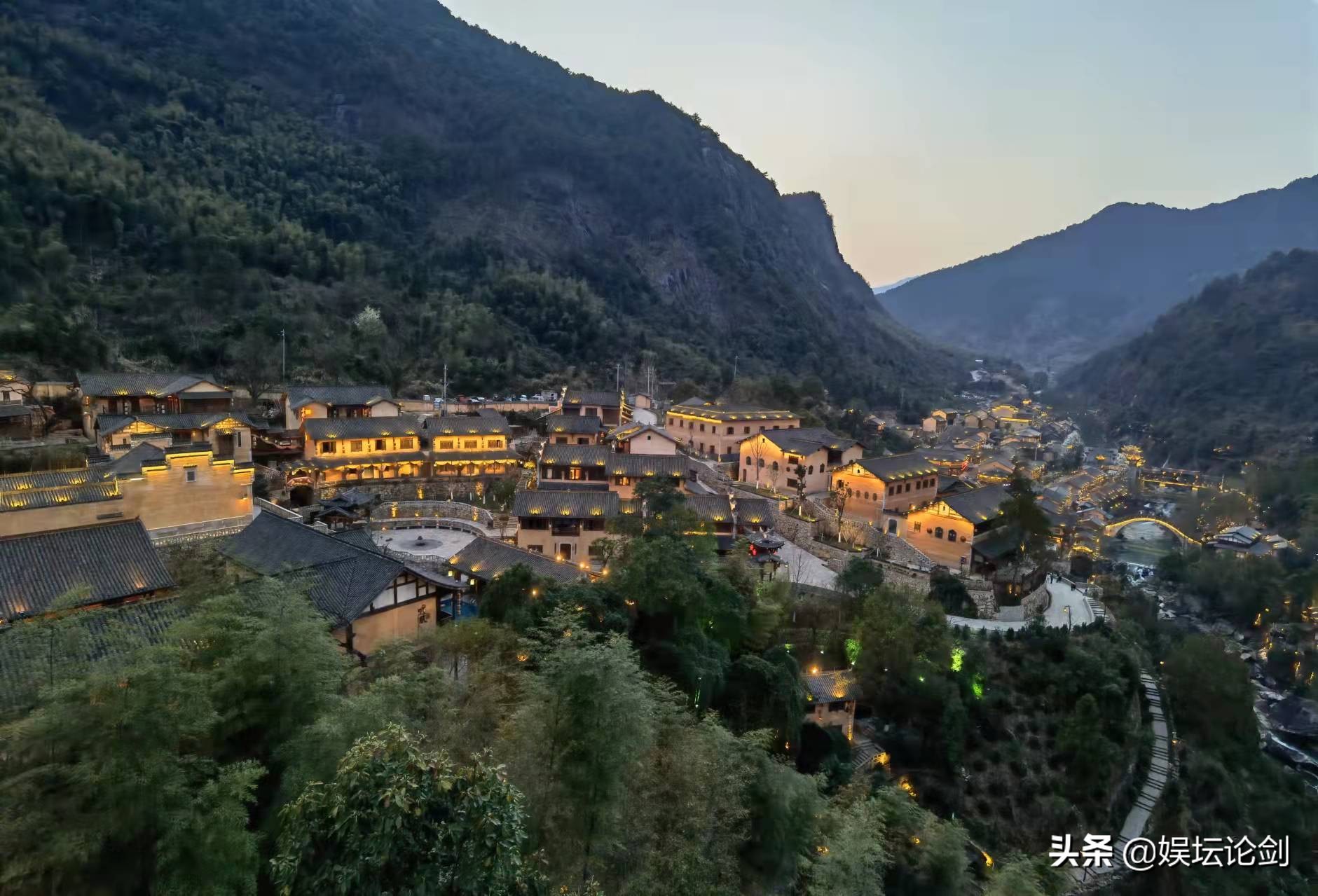 Jiangxi Shangrao Wangxian Valley - B&B Hanging On The Cliff - IMedia