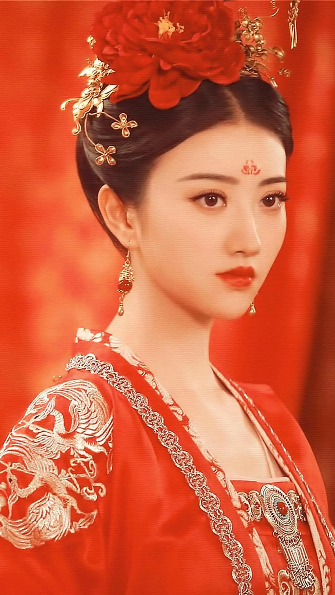 Jing Tian, the style of the costume wedding dress is really amazing - iNEWS