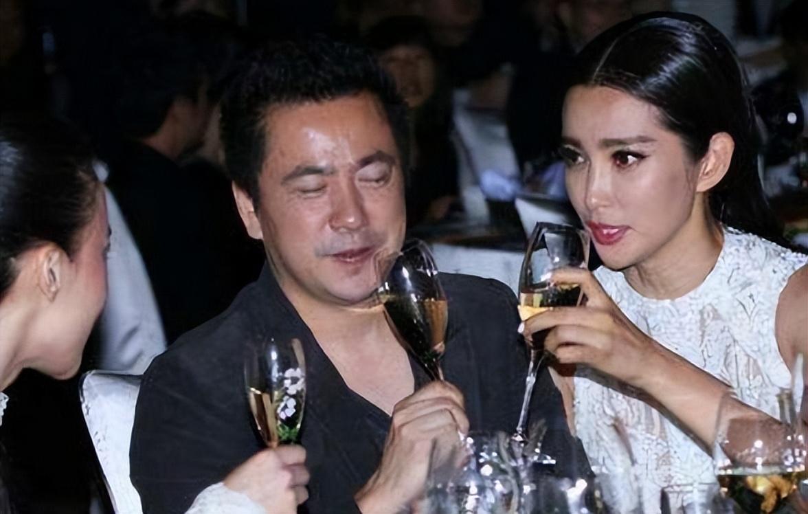 Another scandal in the entertainment industry, the director exchanged