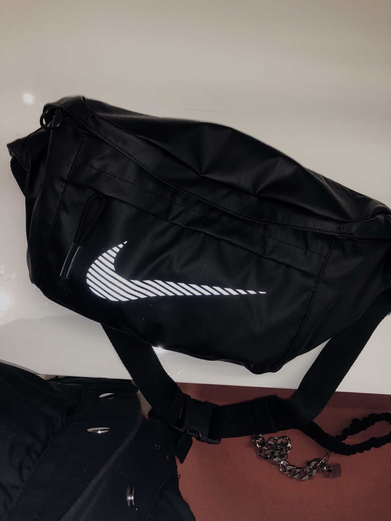 Wang Yibo's same Nike black bag is goodlooking and super practical iNEWS