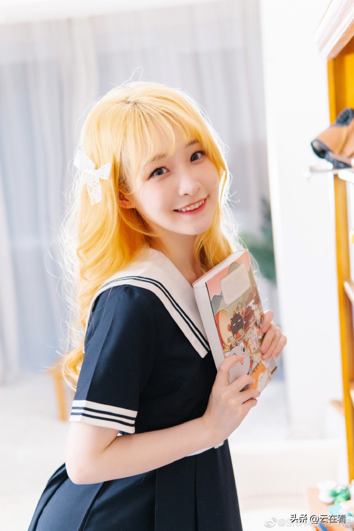 Idol girl group member SNH48Yang Yuxin beauty charming and beautiful