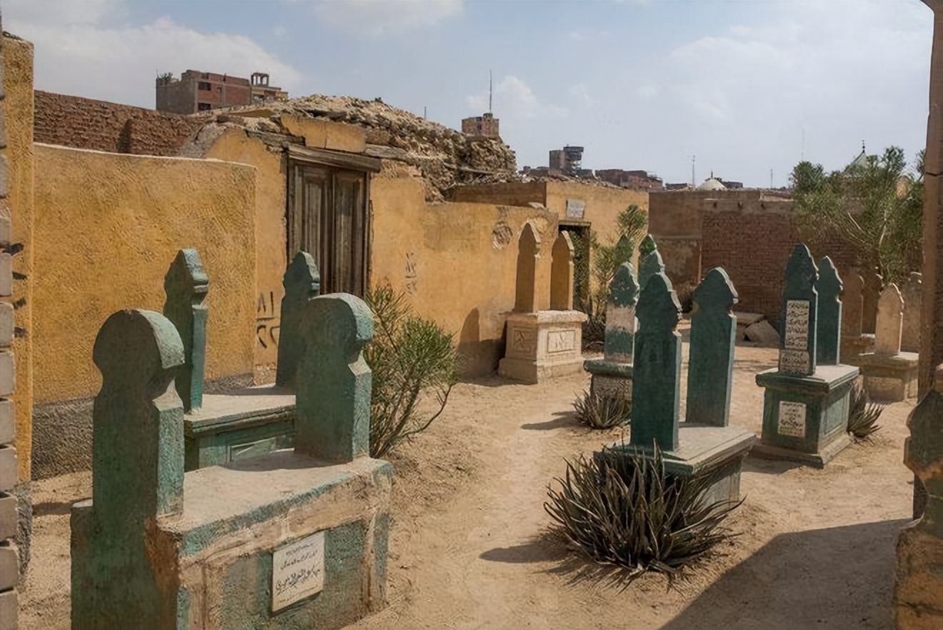 How defensive were the walls of ancient Egyptian settlements built