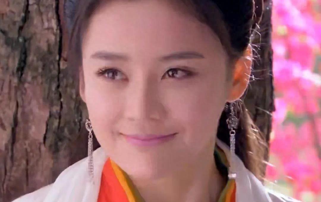 How bad is the mirror on celebrity's face? Is this the reason