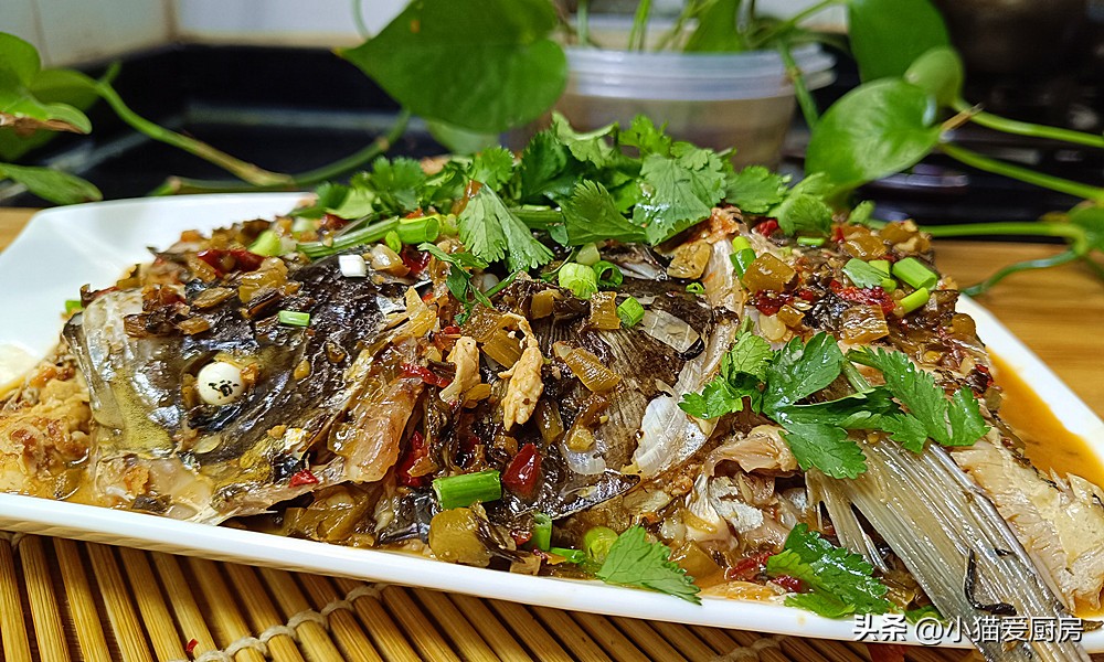 Have you tried Sichuan pickled fish head, which is better than chopped