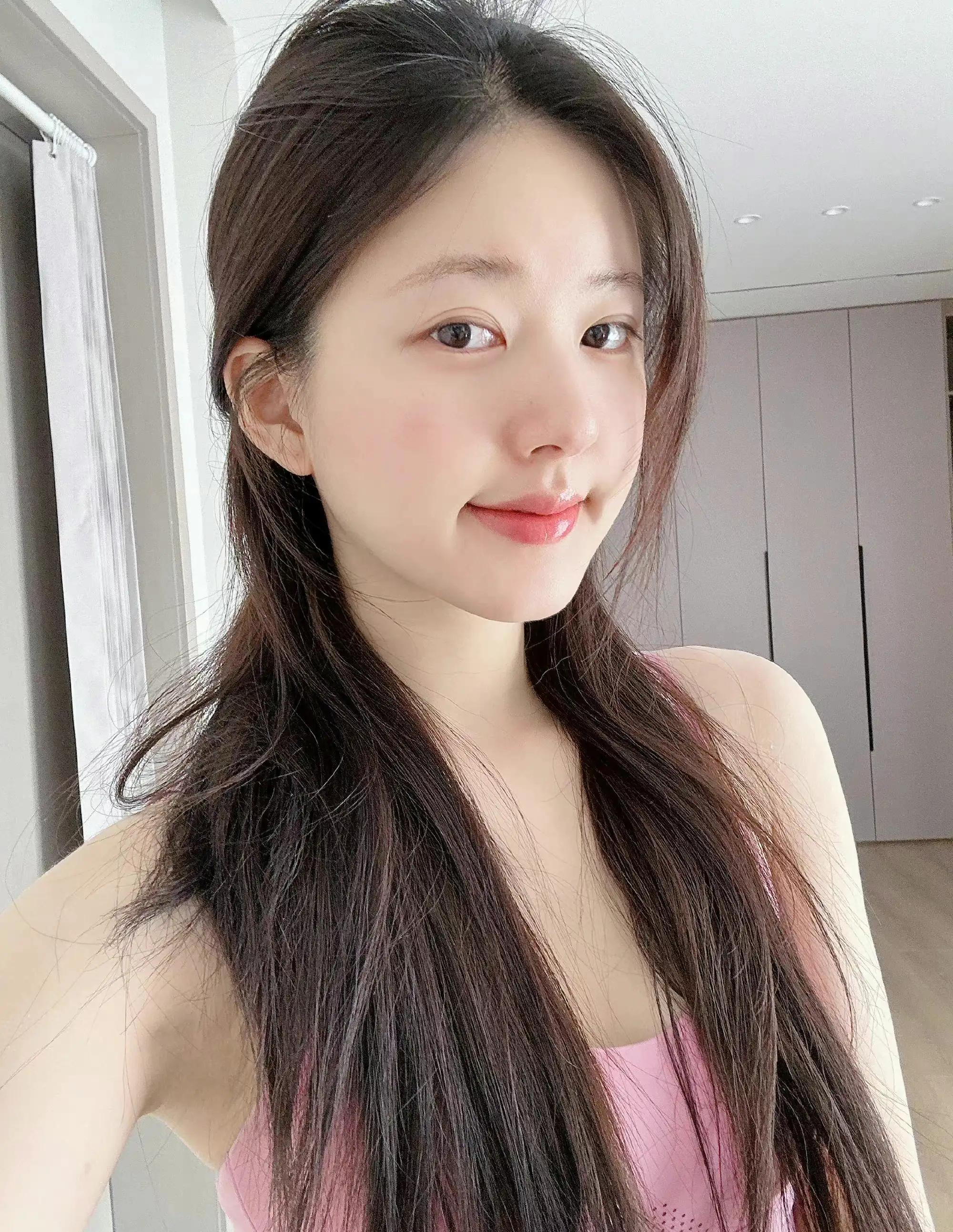 Zhao Lusi's fitness photos without makeup, her appearance is so good and her figure is so good