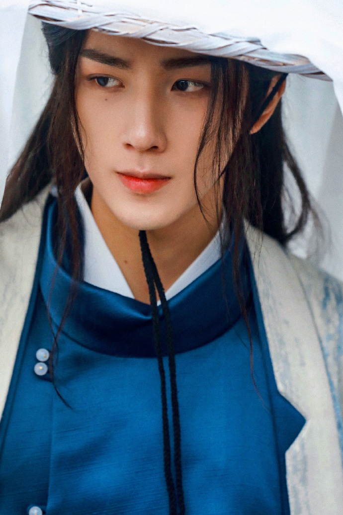 Bai Jingting, Liu Yuning, and Li Hongyi look like Cheng Yi?But I ...