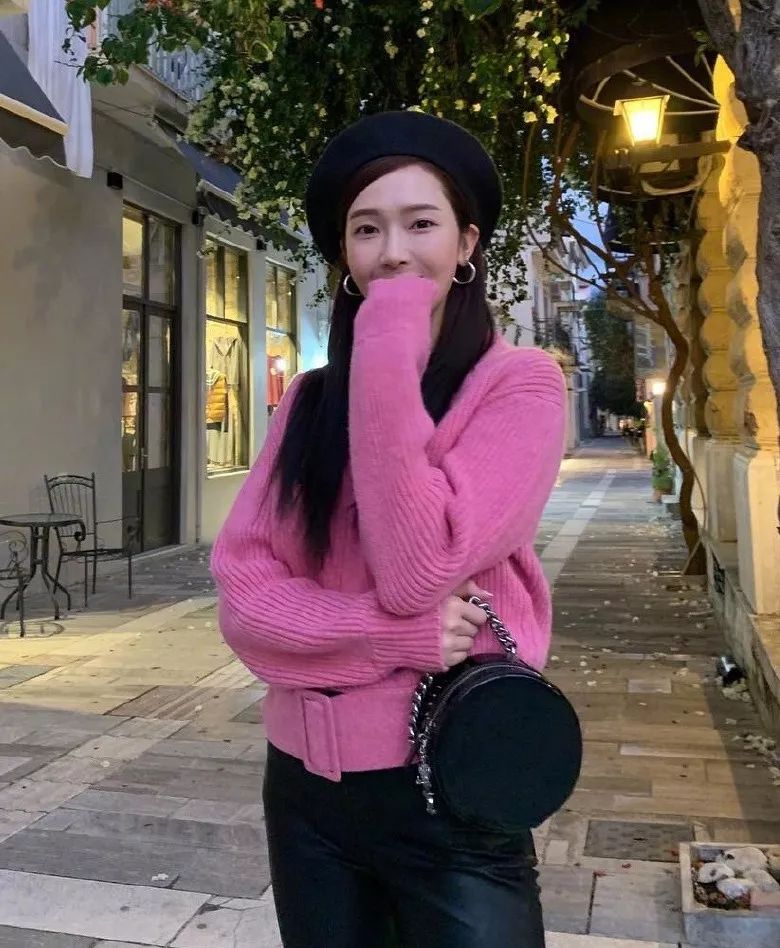 Pink looks good, regardless of age iNEWS