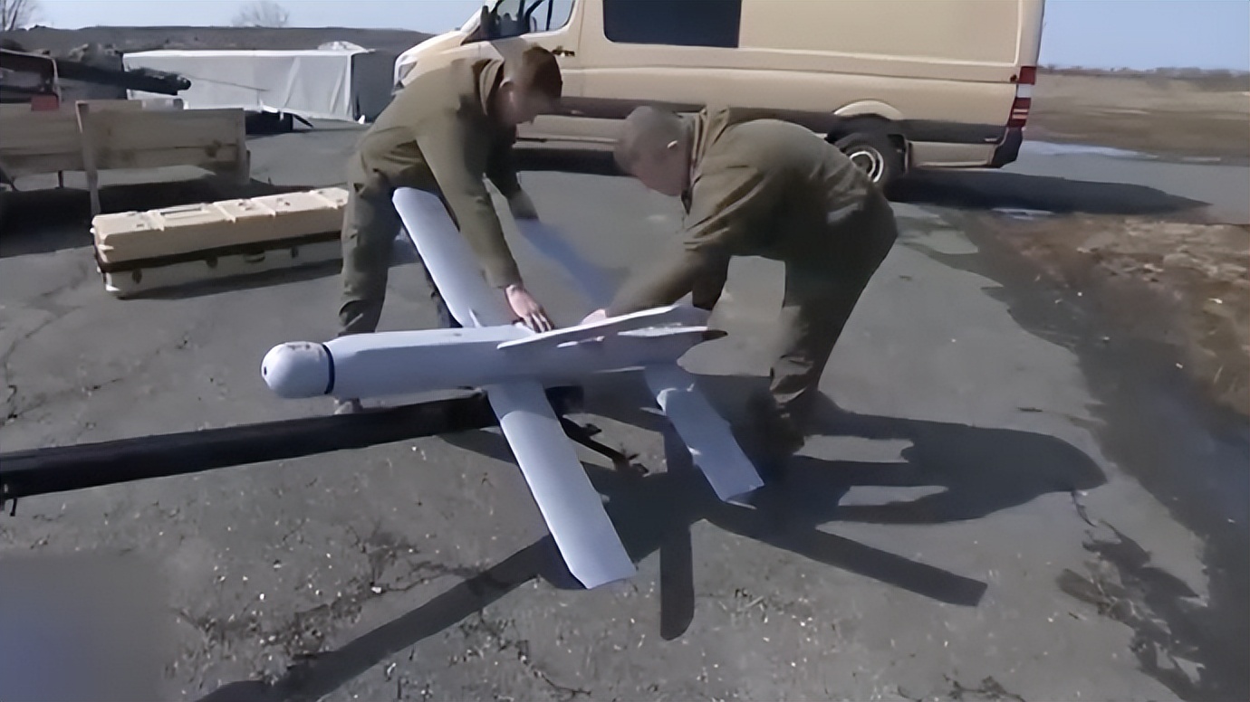 The Russian "Lancet" drone weighs only 24 kilograms and is as powerful