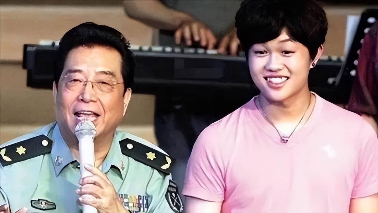 Li Shuangjiang fell ill, the eldest son Li He showed up and performed ...