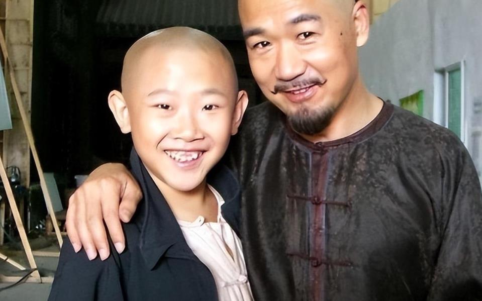 與妻子同框,身高不到1米6,演員侯祥的驚人故事! - 頭條匯